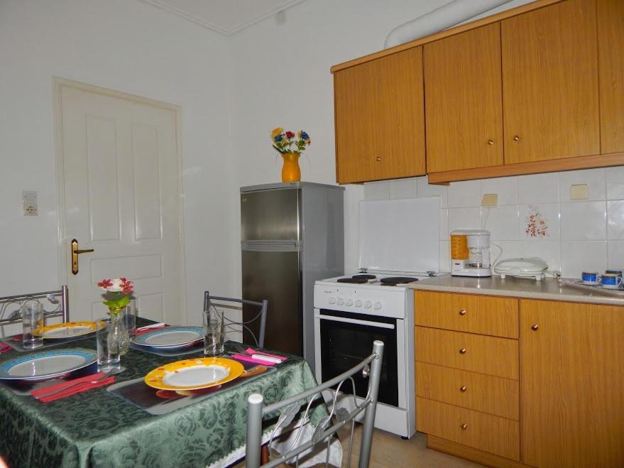 Cozy Apartment For 2-5 People-Center Tripoli 1 Exterior photo